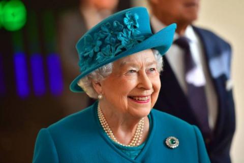 Buckingham Sarayı'ndan Kraliçe Elizabeth’in çarşamba gecesini "ön tetkikler" için hastanede geçirdiği bildirildi