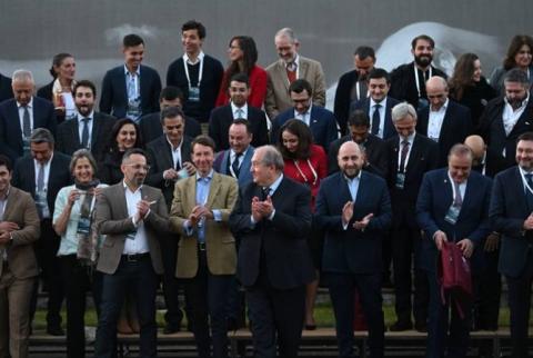 Discussions dans le cadre du Armenian Summit of Minds