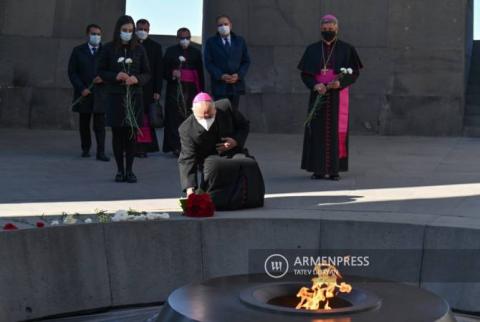 Substitute for General Affairs of Holy See’s Secretariat of State visits Armenian Genocide Memorial in Yerevan