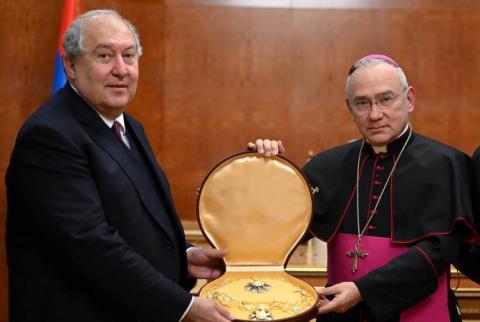 Papa Francis, Ermenistan Cumhurbaşkanı’nı Vatikan'ın en yüksek nişanı ile mükafatlandırdı