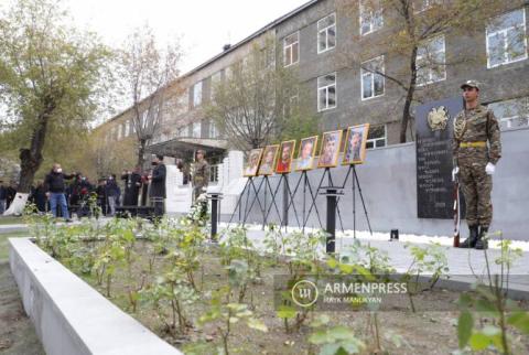 Սիրված էին, ակտիվ, ընկերասեր և հայրենասեր. Նոր Նորքում բացվեց պատերազմի հերոսների հիշատակը հավերժացնող հուշահամալիր