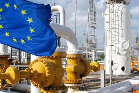 Цена газа в Европе снизилась на 4,5% на фоне возобновления прокачки по Ямал - Европе