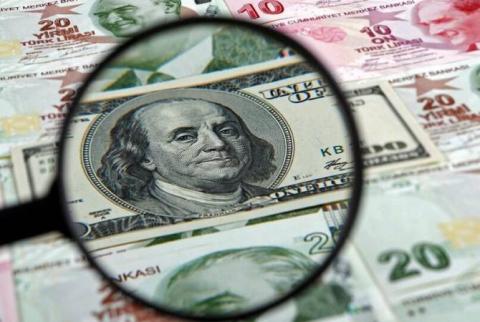 Reuters: Dolar/Türk Lirası 9.85 rekoruna yaklaşarak 9.84 seviyesine kadar yükseldi. Yabancı yatırımcı Türkiye'den çıkıyor