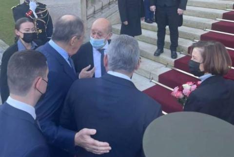 Փարիզում մեկնարկել է ՌԴ-ի ու Ֆրանսիայի արտաքին և պաշտպանական գերատեսչությունների ղեկավարների հանդիպումը