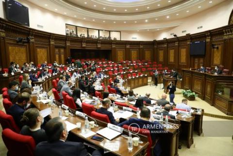 Parlamento toplantısı başladı