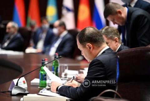 Премьер-министры стран-членов ЕАЭС подписали 15 документов