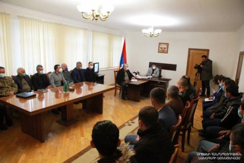Արայիկ Հարությունյանն Ասկերան քաղաքում հանդիպել է շրջկենտրոնի երիտասարդական ակտիվի հետ