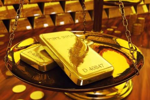 Стоимость золота опустилась ниже $1800 за тройскую унцию впервые с 5 ноября