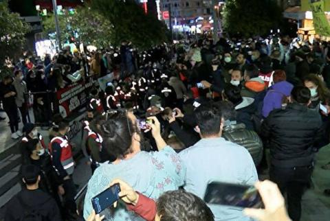 Türk Lirası’nın değer kaybı ve hayat pahalılığı protesto eylemlerinde İstanbul'da 70, Mersin'de 4 kişi gözaltına alındı