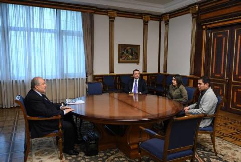 Le Président Armen Sarkissian a reçu les membres du Mouvement 5165 Karin Tonoyan et Menoua Soghomonyan