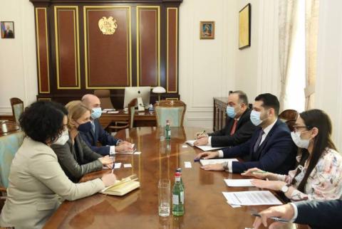 Вице-премьер Матевосян принял руководителя ереванского офиса Всемирного банка