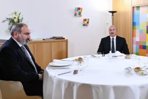 Pashinyan et Aliev ont convenu de poursuivre leurs contacts