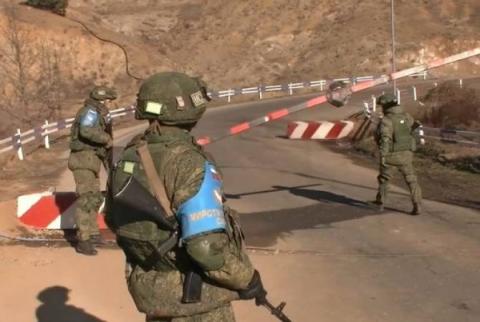 Российские миротворцы обеспечили безопасный проезд 400 машин в Нагорный Карабах 