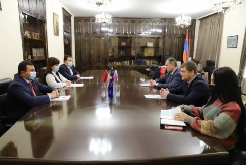 Շիրակի մարզպետն ընդունել է Գյումրիում ՌԴ գլխավոր հյուպատոսին և Գյումրիում Ռուսական տան ղեկավարին