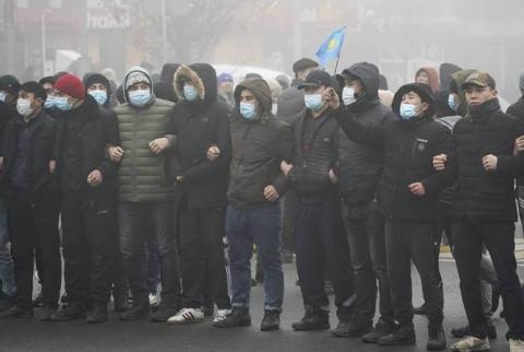 Протестующие захватили алма-атинскую резиденцию главы Казахстана