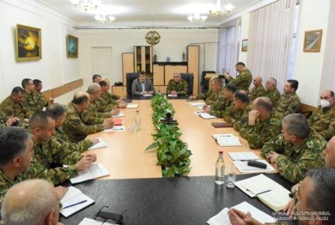 Le président de l’Artsakh participe à la séance du Conseil militaire