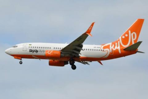Самолет SkyUp сел в Кишиневе из-за запрета владельца на вход в пространство Украины