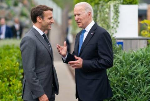 Macron discute avec Biden des conditions d'un "dialogue sérieux" sur le règlement du conflit en Ukraine