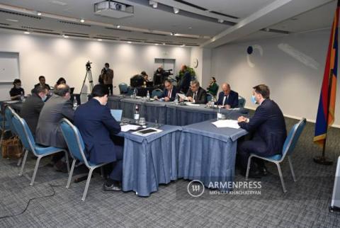 Նախարարը պարզաբանեց, թե ինչու է Սահմանադրական բարեփոխումների խորհրդի նիստին ներկա Աննա Վարդապետյանը