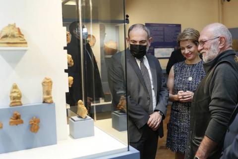 PM Pashinyan and Anna Hakobyan visit "The Secret of the Earth. Artashat at the Crossroads of Cultures” exhibition 