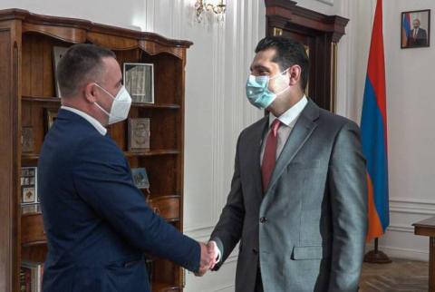 Вице-премьер Матевосян принял генерального комиссара полиции Литвы Ренатаса Пожелу
