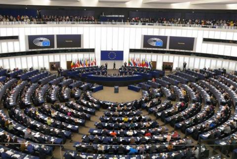L'UE convoque sommet en urgence sur l'Ukraine le 24 février