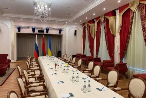Все готово к переговорам Россия-Украина: делегации уже в Беларуси