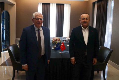 Չավուշօղլուն Բորելի հետ քննարկել է Ուկրաինայում տիրող իրավիճակը
