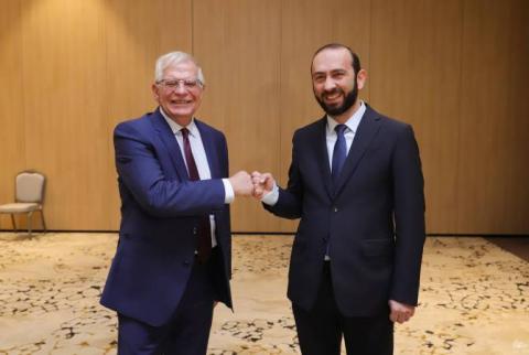 Mirzoyan briefs Borrell on the situation created by the ceasefire violations by Azerbaijan