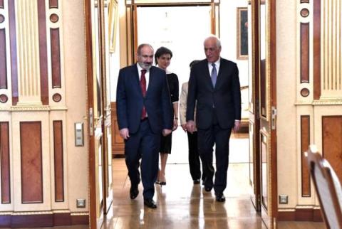 Le Premier ministre et son épouse ont été accueillis à la résidence présidentielle