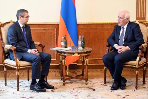 Le Président arménien et l'Ambassadeur du Kazakhstan échangent des vues sur le partenariat bilatéral