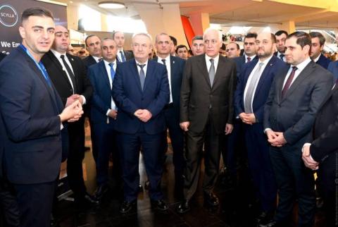 Le Président a assisté à l'ouverture de la troisième exposition internationale ArmHighTech – 2022