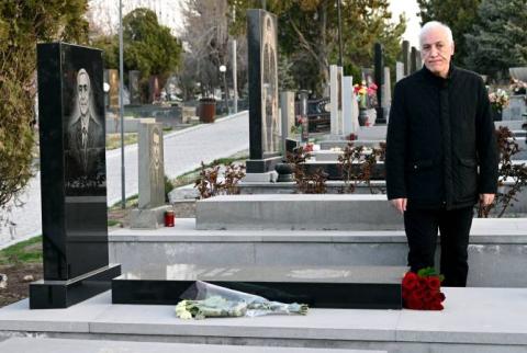 Le Président de la République Vahagn Khatchatourian a visité le Panthéon militaire de Yerablur
