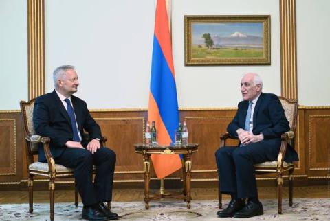Le Président Vahagn Khatchatourian a reçu l'Ambassadeur d'Allemagne en Arménie Viktor Richter