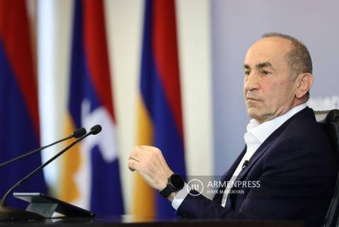 Ermenistan’ın ikinci cumhurbaşkanı Robert Koçaryan Ermeni Soykırımı Meşaleli Yürüyüşüne katılacak