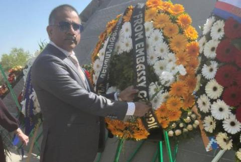 Ambassador of India pays tribute to the memory of the victims of the Armenian Genocide