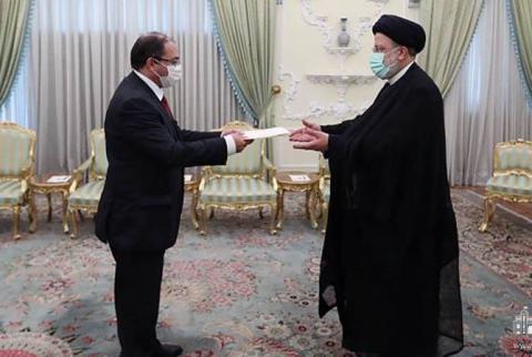 Ambassador Arsen Avagyan presents credentials to Iranian President Ebrahim Raisi