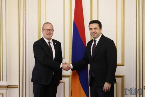 Armenian Speaker of Parliament receives delegation led by Director of WHO Regional Office for Europe