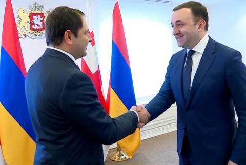 Armenian Defense Minister meets with Georgian PM, lays flowers at Tbilisi Hero's Square Memorial