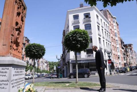 Ararat Mirzoián rindió homenaje a las víctimas del genocidio armenio en Bruselas