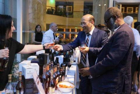 Se realizó en Atenas una muestra de bebidas armenias