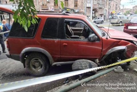Երևանի նախկինում «Հայրենիք» կինոթատրոնի շենքի մոտ վեց ավտոմեքենա է բախվել․ կա զոհ
