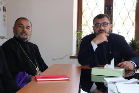 “Estoy decepcionado de las repercusiones internacionales”, dijo el primado de Artsaj ante la delegación del Consejo Mund