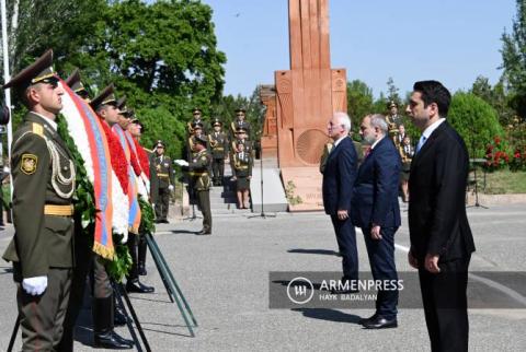 Հայաստանի բարձրագույն ղեկավարությունը հարգանքի տուրք մատուցեց Սարդարապատի ճակատամարտի հերոսների հիշատակին