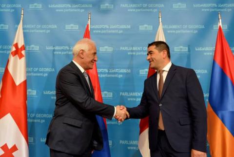 Le Président Vahagn Khatchatourian a rencontré le Président du Parlement géorgien Shalva Papuashvili