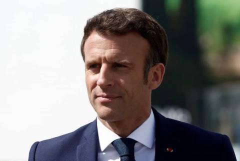 Le Président Macron pourrait se rendre à Kiev mercredi; Le Parisien