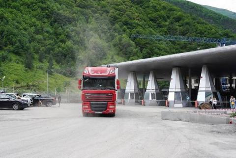 Stepantsminda-Larsi karayolu her türlü araç için yeniden açıldı