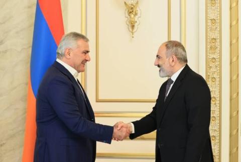 PM Pashinyan discussed with Samvel Karapetyan the course of investment projects of "Tashir" Group of Companies
