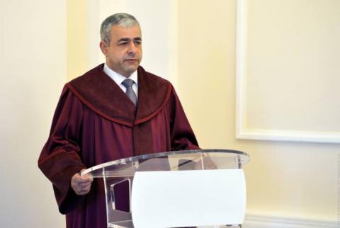 La cérémonie de prestation de serment d'un juge a eu lieu à la résidence du Président de la République