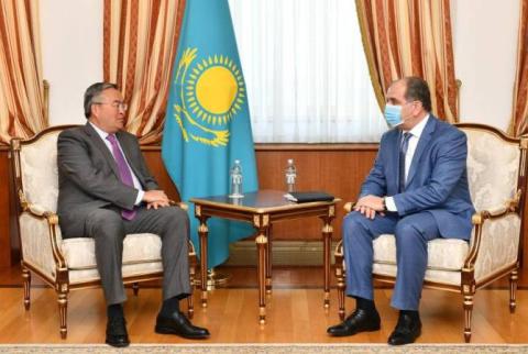 Büyükelçi Ğevondyan ve Kazakistan Dışişleri Bakanı işbirliği konularını ele aldı